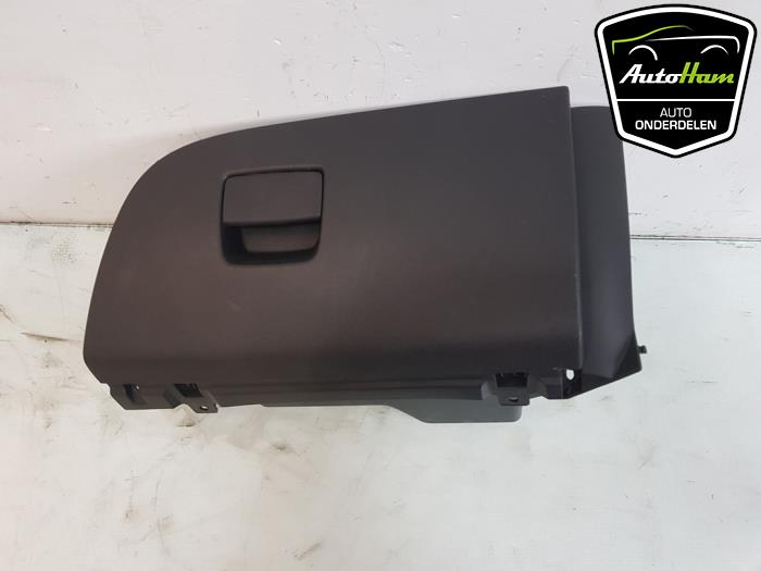 Begagnade Handskfack Opel Corsa E 1.0 SIDI Turbo 12V Pris € 50,00 Marginaltabell erbjuds av AutoHam