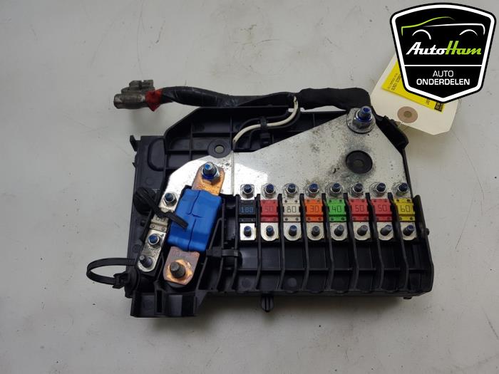 Fuse box from a Ford Transit Connect (PJ2) 1.6 TDCi 16V 95 2015