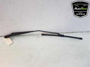 Used Front wiper arm Skoda Octavia (NXAA) 1.0 TSI e-TEC 12V Price € 15,00 Margin scheme offered by AutoHam