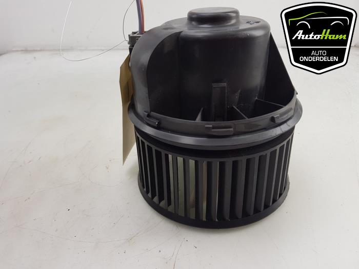 Heating and ventilation fan motor from a Ford Transit Connect (PJ2) 1.6 TDCi 16V 95 2015