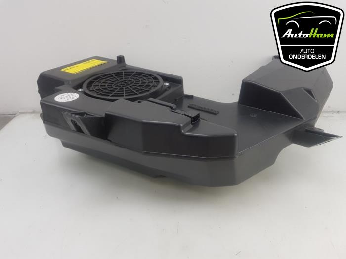 Usagé Caisson de graves Audi A4 Avant (B6) 2.0 FSI 16V Prix € 50,00 Règlement à la marge proposé par AutoHam
