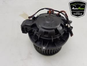 Usados Motor de ventilador de calefactor BMW 3 serie (F30) 330e Precio € 35,00 Norma de margen ofrecido por AutoHam