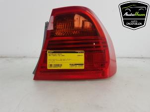 Gebrauchte Rücklicht rechts BMW 3 serie (E90) 318i 16V Preis € 15,00 Margenregelung angeboten von AutoHam