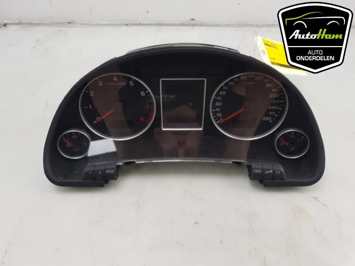 Używane Tablica rozdzielcza Audi A4 Avant (B7) 2.0 TFSI 20V Cena € 125,00 Procedura marży oferowane przez AutoHam