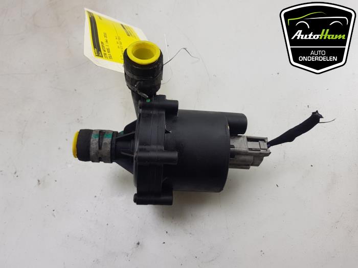 Begagnade Extra vattenpump Tesla Model S 75 Pris € 40,00 Marginaltabell erbjuds av AutoHam