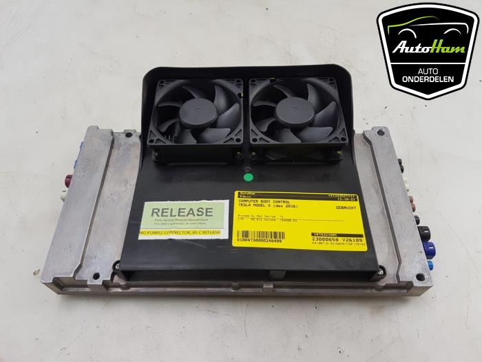 Used Body control computer Tesla Model S 75 Price € 250,00 Margin scheme offered by AutoHam