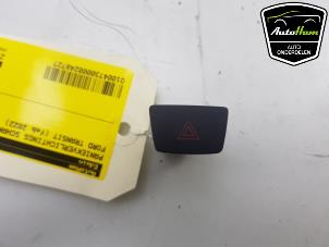 Usados Interruptor de luz de pánico Ford Transit 2.0 TDCi 16V Eco Blue 170 Precio € 5,00 Norma de margen ofrecido por AutoHam