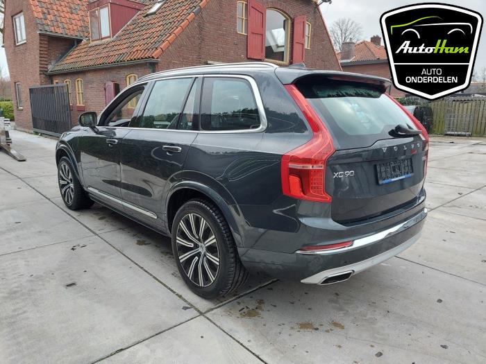 Rear bumper from a Volvo XC90 II 2.0 T8 16V Twin Engine AWD 2020