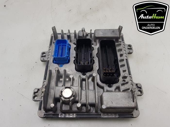 Engine management computer from a Opel Astra K Sports Tourer 1.6 CDTI 110 16V 2016