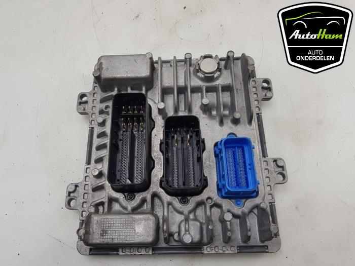 Engine management computer from a Opel Astra K Sports Tourer 1.6 CDTI 110 16V 2016