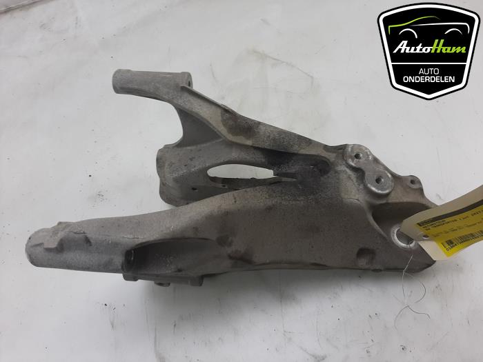 Used Engine mount Volkswagen Transporter T6 2.0 TDI Price € 25,00 Margin scheme offered by AutoHam