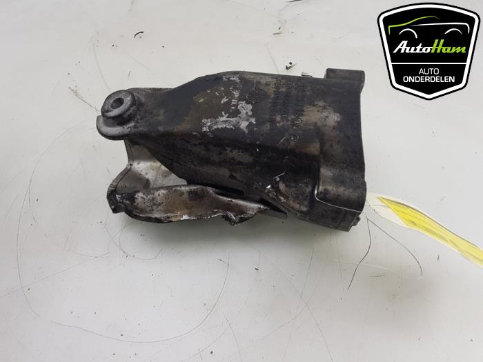 Used Engine mount Mercedes Sprinter 5t (907.6) 316 CDI 2.1 D RWD Price € 25,00 Margin scheme offered by AutoHam