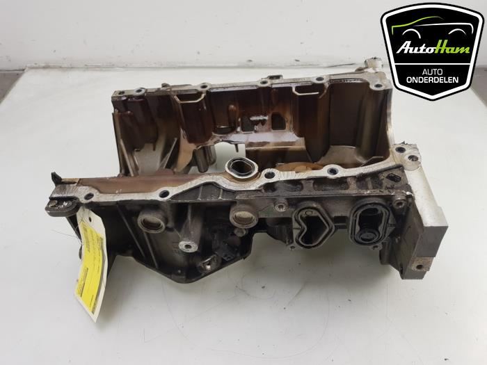 Usagé Couvercle carter Renault Captur I (2R) 1.2 TCE 16V EDC Prix € 40,00 Règlement à la marge proposé par AutoHam