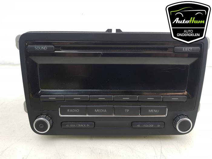 Radio CD player from a Volkswagen Caddy IV 2.0 TDI 150 2016