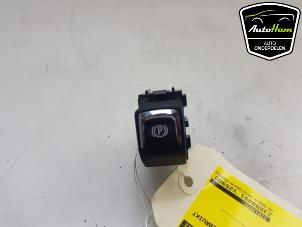 Usados Interruptor de freno de mano Opel Insignia Sports Tourer 1.6 Turbo 16V 200 Precio € 5,00 Norma de margen ofrecido por AutoHam