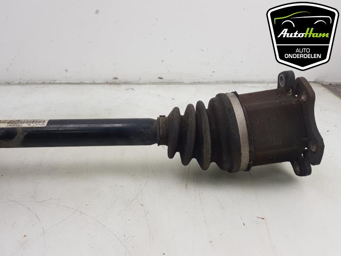 Front drive shaft, left from a Audi A4 Avant (B7) 2.0 TFSI 20V 2006