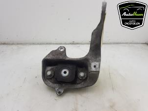 Used Gearbox mount Mercedes Vito (447.6) 1.6 109 CDI 16V Price € 25,00 Margin scheme offered by AutoHam