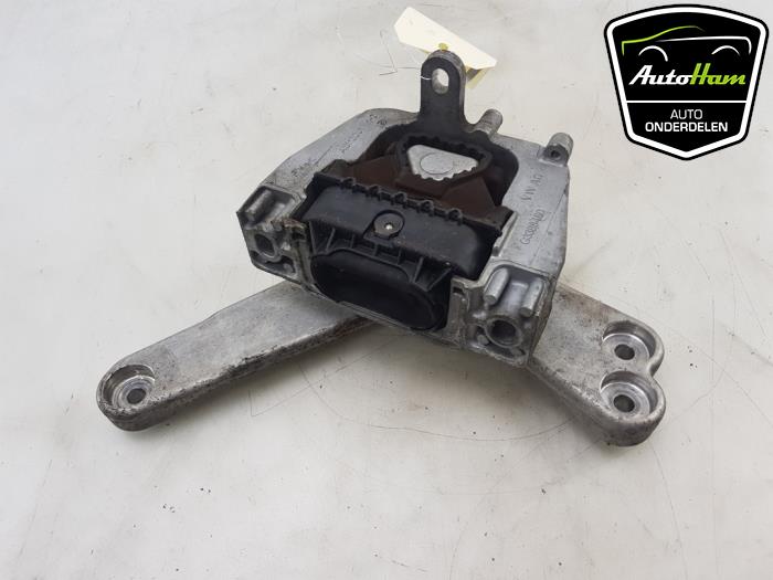 Usagé Support moteur Volkswagen Golf VII (AUA) 1.4 GTE 16V Prix € 20,00 Règlement à la marge proposé par AutoHam