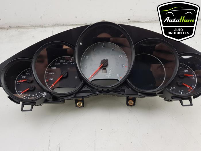 Instrument panel from a Porsche Panamera (970) 3.0 V6 24V 4S 2014