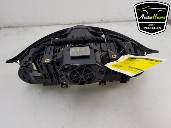 Instrument panel from a Porsche Panamera (970) 3.0 V6 24V 4S 2014