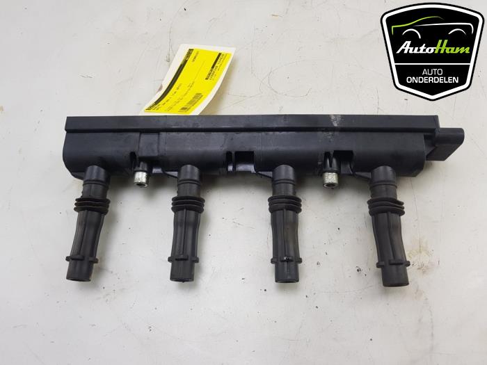 Ignition coil from a Opel Zafira Tourer (P12) 1.4 Turbo 16V Ecotec 2013