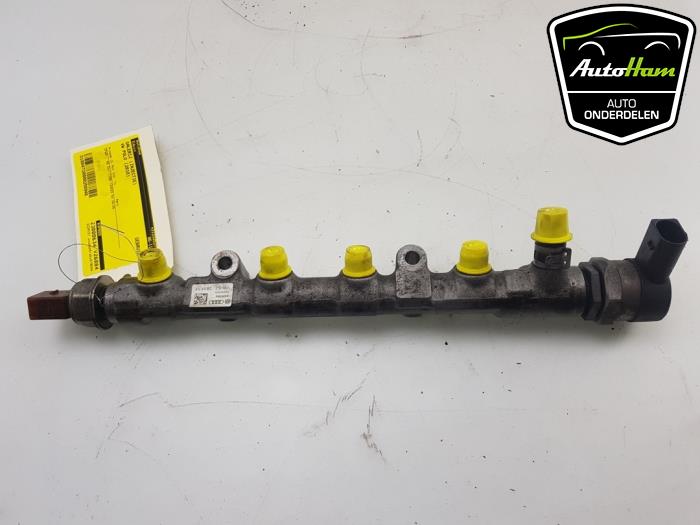 Fuel injector nozzle from a Volkswagen Polo V (6R) 1.2 TDI 12V BlueMotion 2010