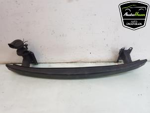 Used Front bumper frame Volkswagen Polo IV (9N1/2/3) 1.2 12V Price € 25,00 Margin scheme offered by AutoHam