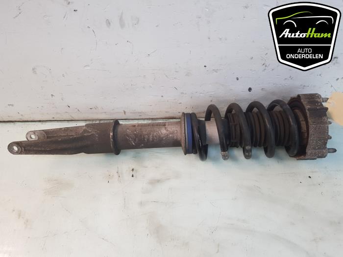 Front shock absorber, right from a Porsche Panamera (970) 3.0 V6 24V 4S 2014