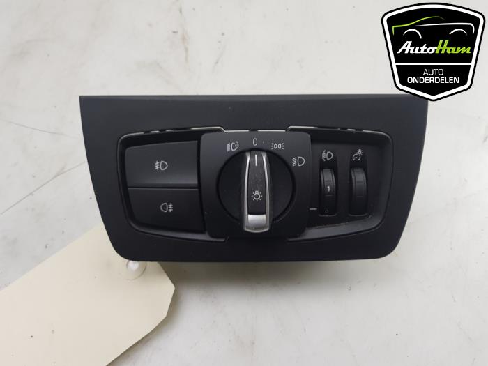 Light switch from a BMW 3 serie (F30) 318i 1.5 TwinPower Turbo 12V 2018