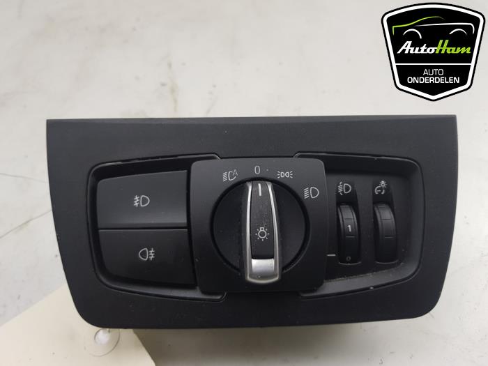 Light switch from a BMW 3 serie (F30) 318i 1.5 TwinPower Turbo 12V 2018