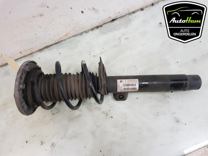 Front shock absorber, right from a BMW 3 serie (F30) 318i 1.5 TwinPower Turbo 12V 2018