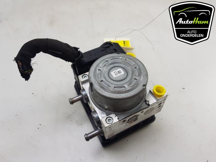 Bloc ABS d'un Ford Focus 4 Wagon 1.0 Ti-VCT EcoBoost 12V 125 2020
