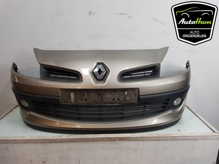 Front bumper from a Renault Clio III Estate/Grandtour (KR) 1.2 16V TCE 100 2008
