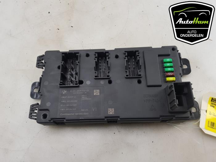 Fuse box from a BMW 1 serie (F20) 116i 1.5 12V 2017