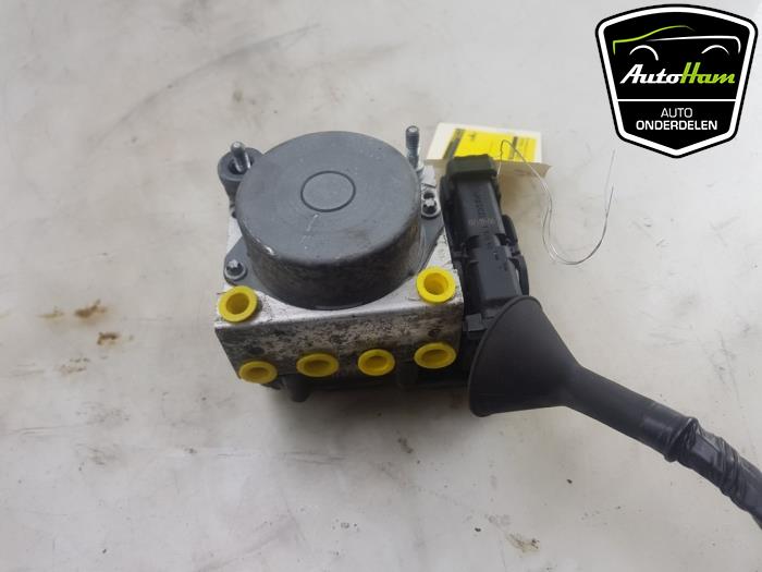 Usagé Pompe ABS Renault Clio III Estate/Grandtour (KR) 1.2 16V TCE 100 Prix € 35,00 Règlement à la marge proposé par AutoHam