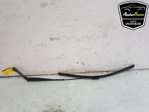Used Front wiper arm Peugeot Boxer (U9) 2.2 Blue HDi 120 Price € 20,00 Margin scheme offered by AutoHam