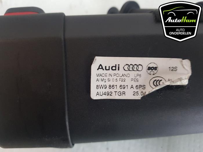 Red de carga de un Audi A4 Avant (B9) 3.0 TDI V6 24V 2017