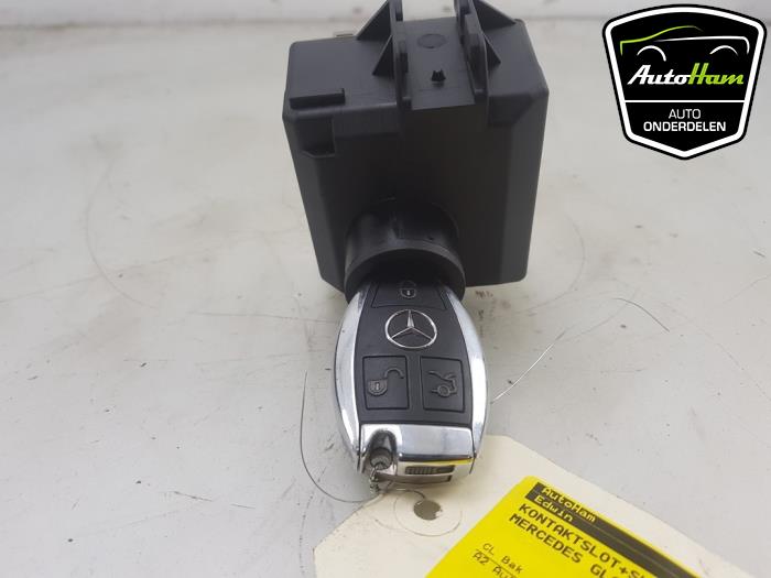 Używane Stacyjka + Kluczyk Mercedes GLA (156.9) 1.6 180 16V Cena € 100,00 Procedura marży oferowane przez AutoHam