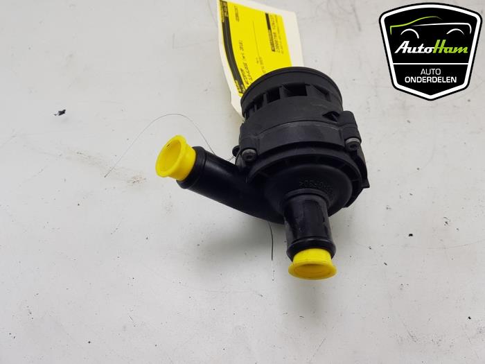 Begagnade Extra vattenpump Mercedes GLA (156.9) 1.6 180 16V Pris € 25,00 Marginaltabell erbjuds av AutoHam