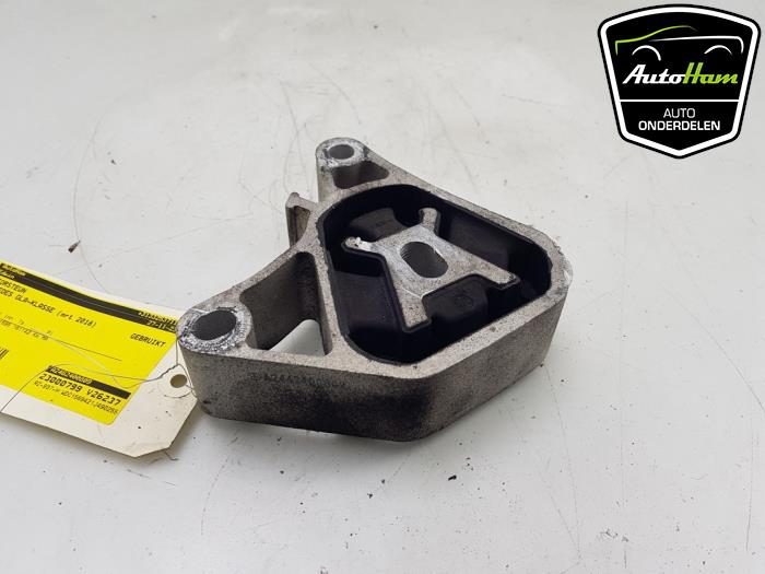 Used Engine mount Mercedes GLA (156.9) 1.6 180 16V Price € 10,00 Margin scheme offered by AutoHam