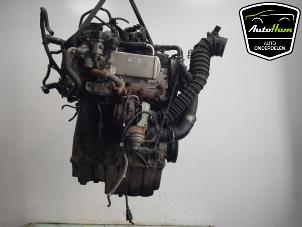 Motor van een Volkswagen Transporter T5 2.0 TDI DRF 2011