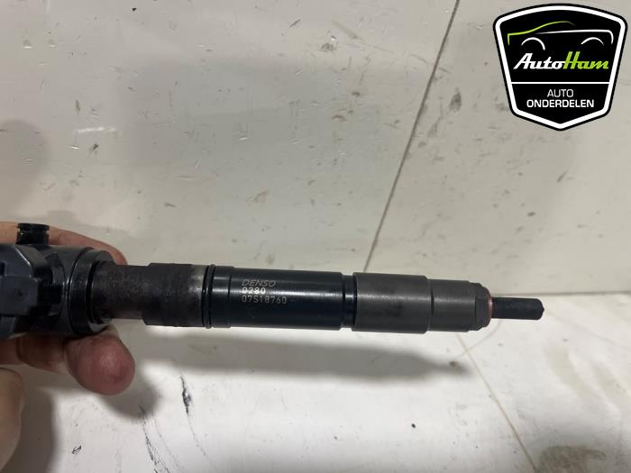 Injector (diesel) Volvo V40 2.0 D2 16V - 36010090 D4204T8 DENSO