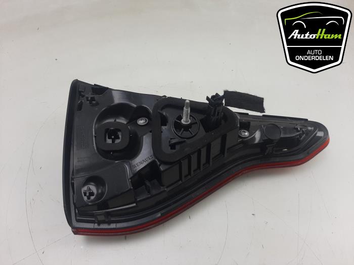 Taillight, right from a Renault Clio V (RJAB) 1.0 TCe 90 12V 2021