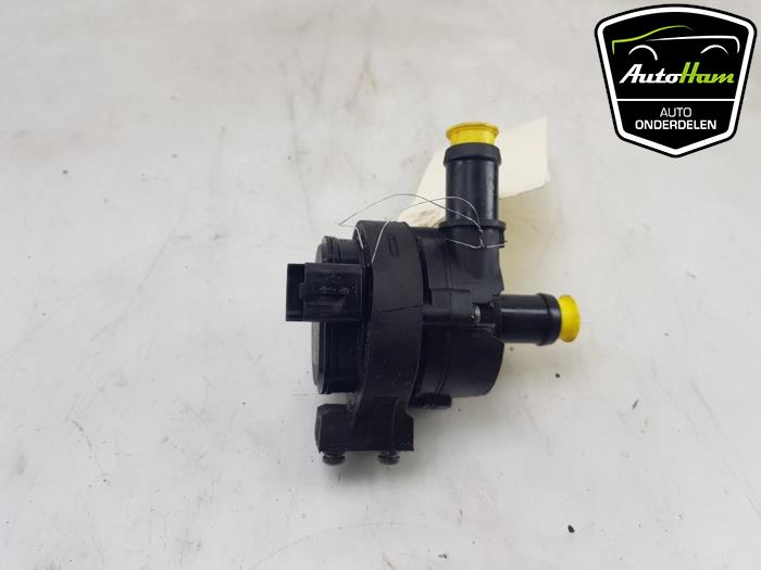 Additional water pump from a Renault Clio V (RJAB) 1.0 TCe 90 12V 2021