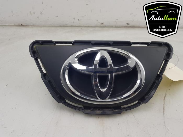 Emblema de un Toyota Aygo X 1.0 12V VVT-i 2022