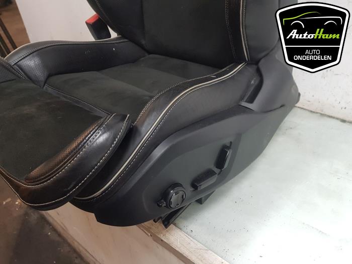 Seat, left from a Volvo XC90 II 2.0 D5 16V AWD 2016