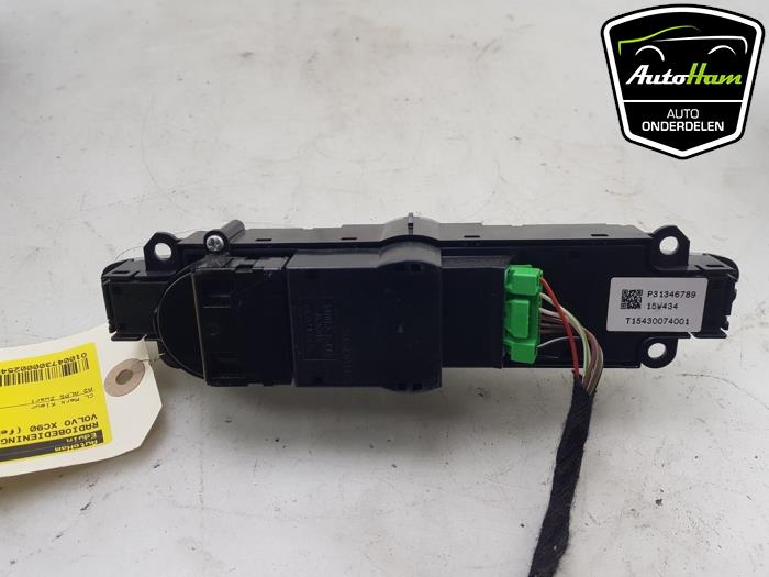 Radio control panel from a Volvo XC90 II 2.0 D5 16V AWD 2016