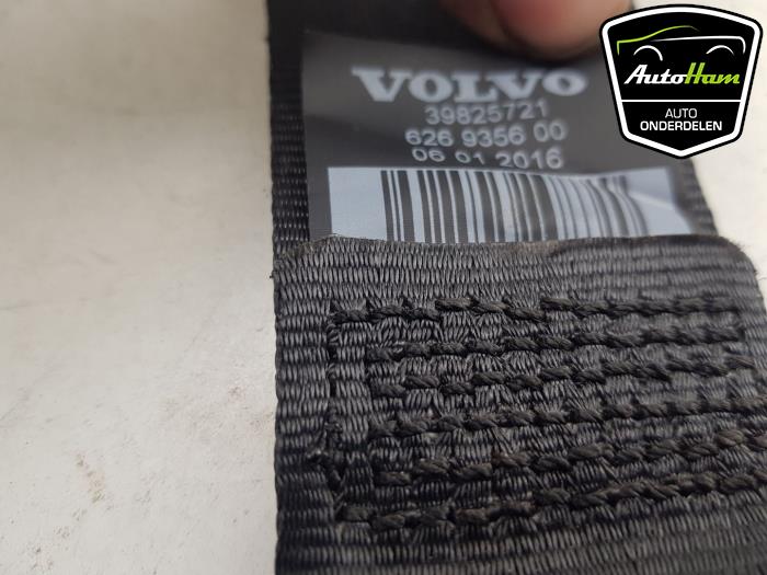 Rear seatbelt, left from a Volvo XC90 II 2.0 D5 16V AWD 2016