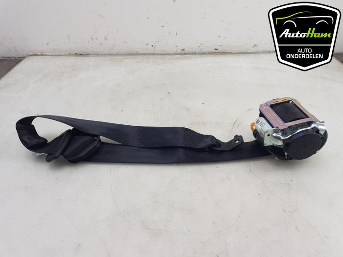 Rear seatbelt, right from a Volvo XC90 II 2.0 D5 16V AWD 2016