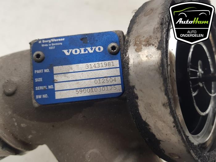 Turboschlauch van een Volvo XC90 II 2.0 D5 16V AWD 2016